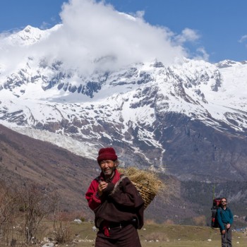 manaslu circuit trek