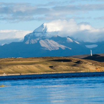 manosarovar lake with kailash