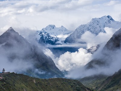 Manaslu circuit trek